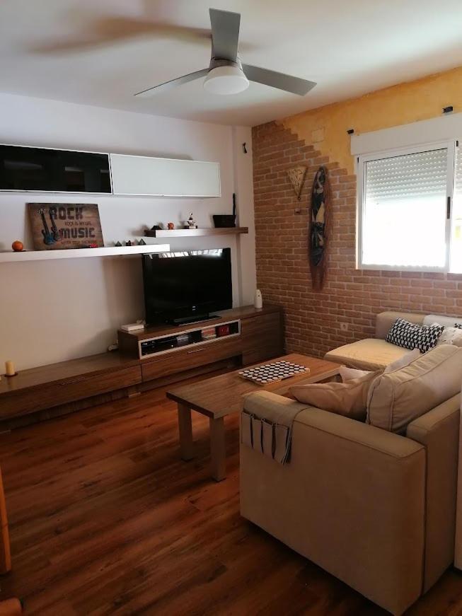 Magnificent 3 Bedroom House Close To The Beach With Community Swimming Pool Santa Pola Exterior photo